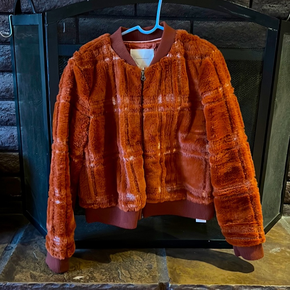 Anthropologie women’s jacket. Size medium, color burnt oarnge/red.Greatcondition